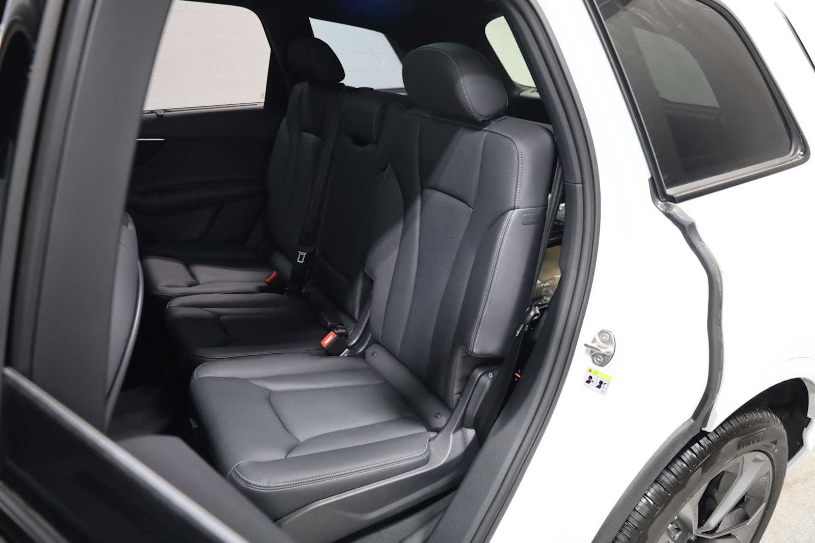 Thumbnail: 2026 Audi Q7 - 34