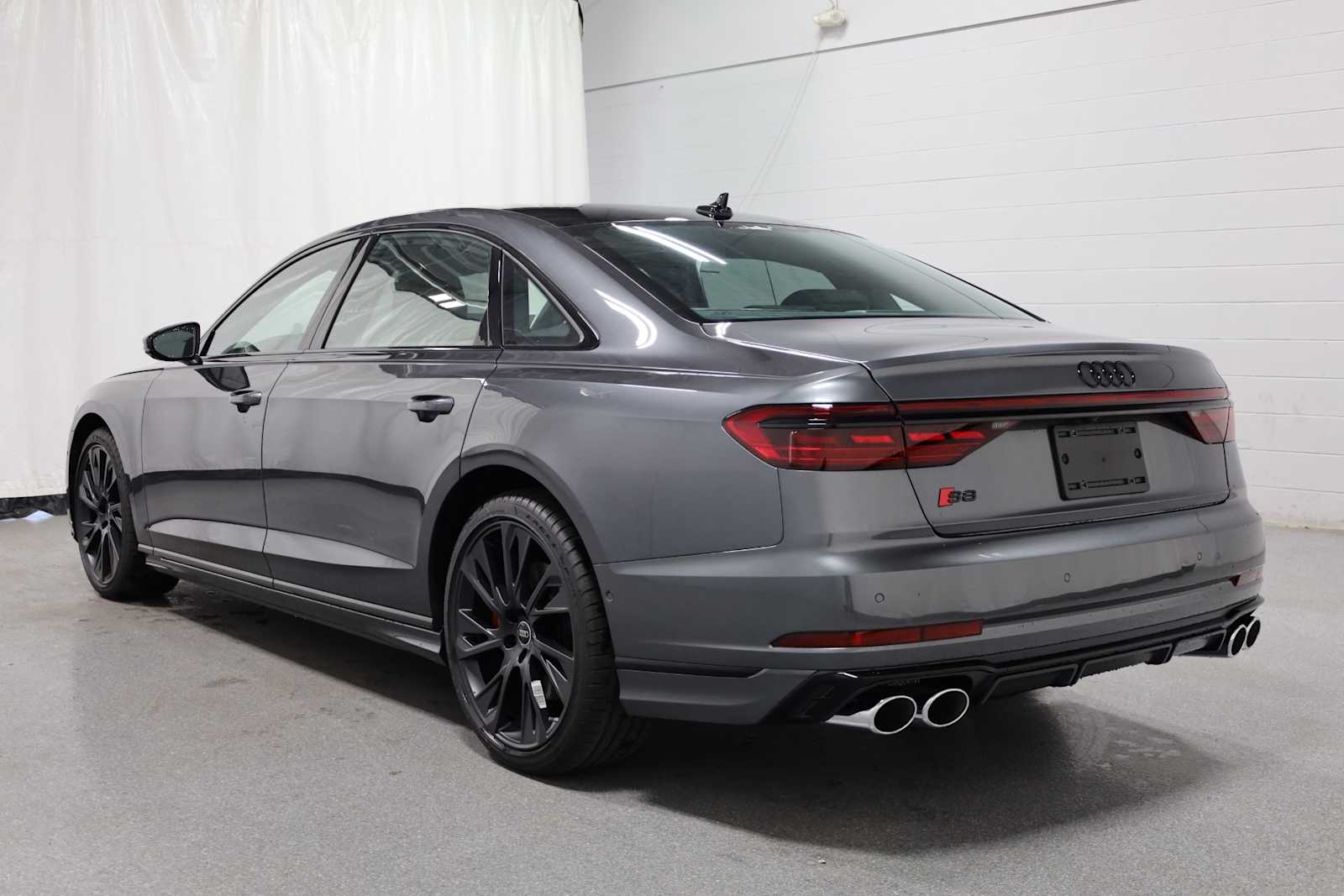Thumbnail: 2025 Audi S8 - 3