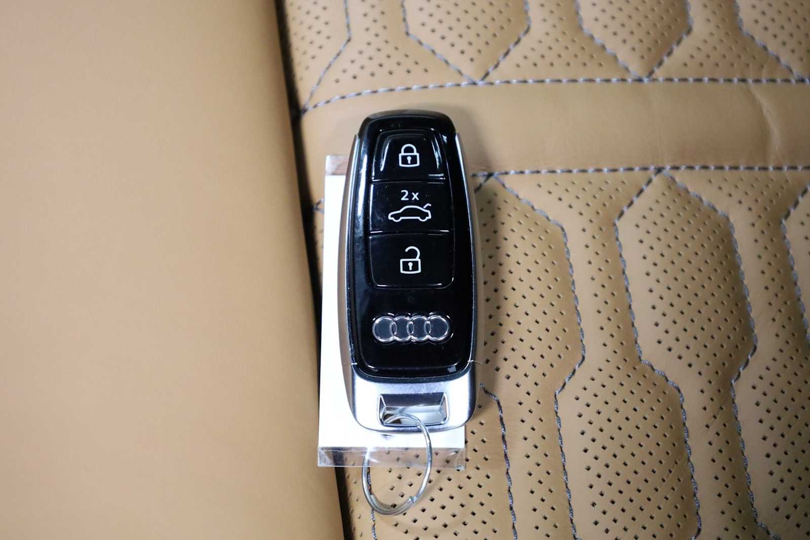 Thumbnail: 2026 Audi RS 6 - 41