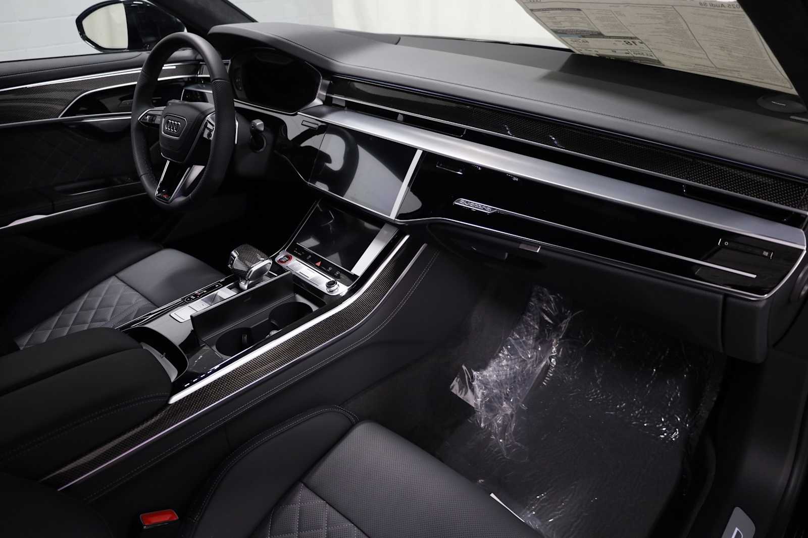 Thumbnail: 2025 Audi S8 - 6
