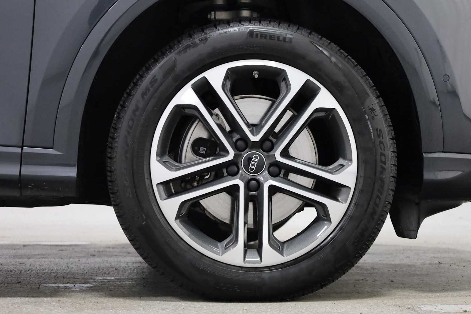 Thumbnail: 2025 Audi Q5 - 12