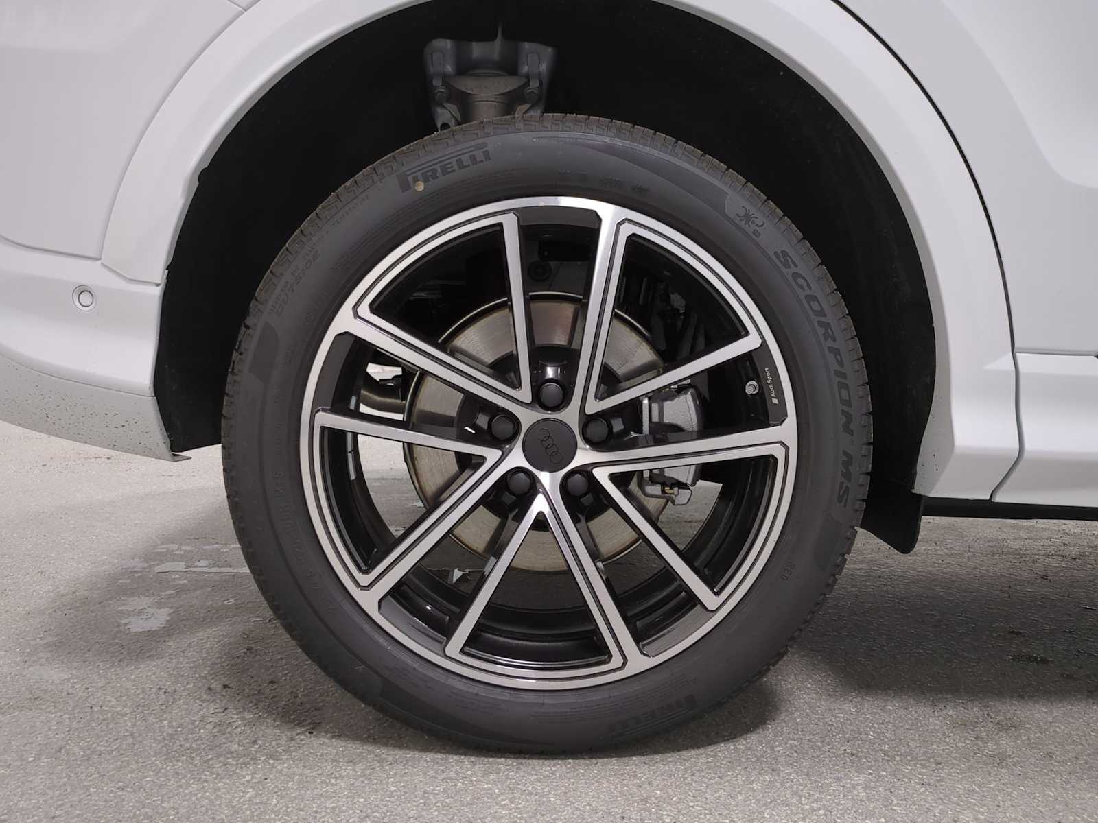 Thumbnail: 2026 Audi Q5 - 36