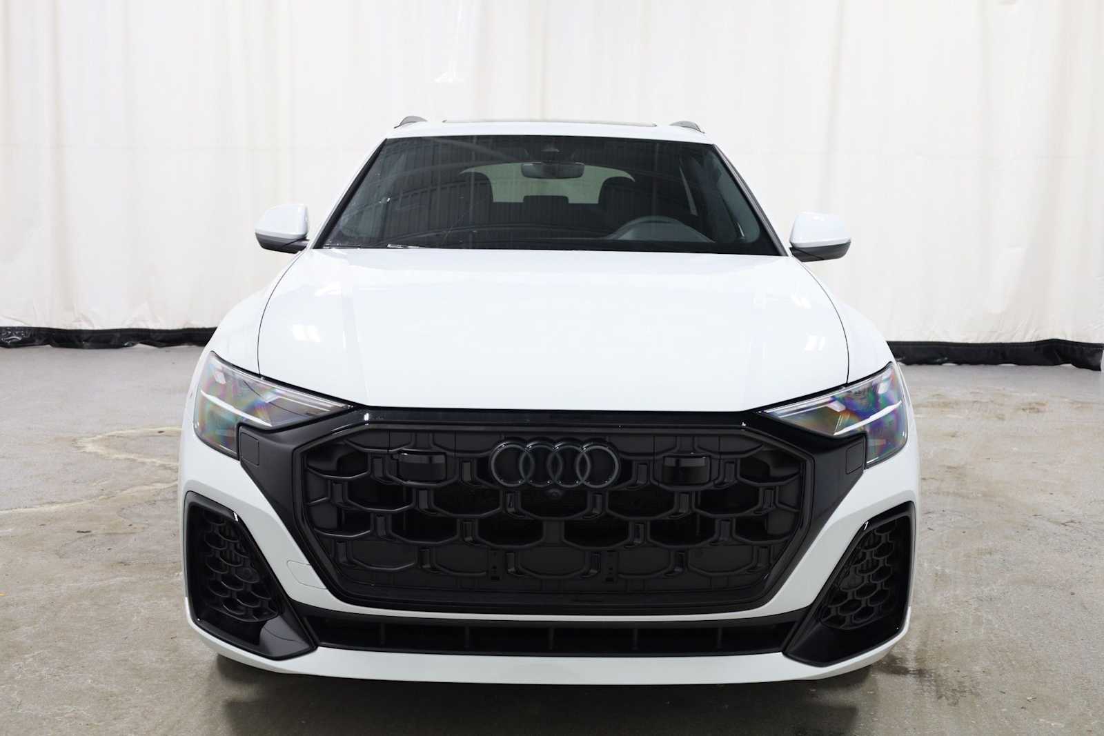 Thumbnail: 2026 Audi Q8 - 14