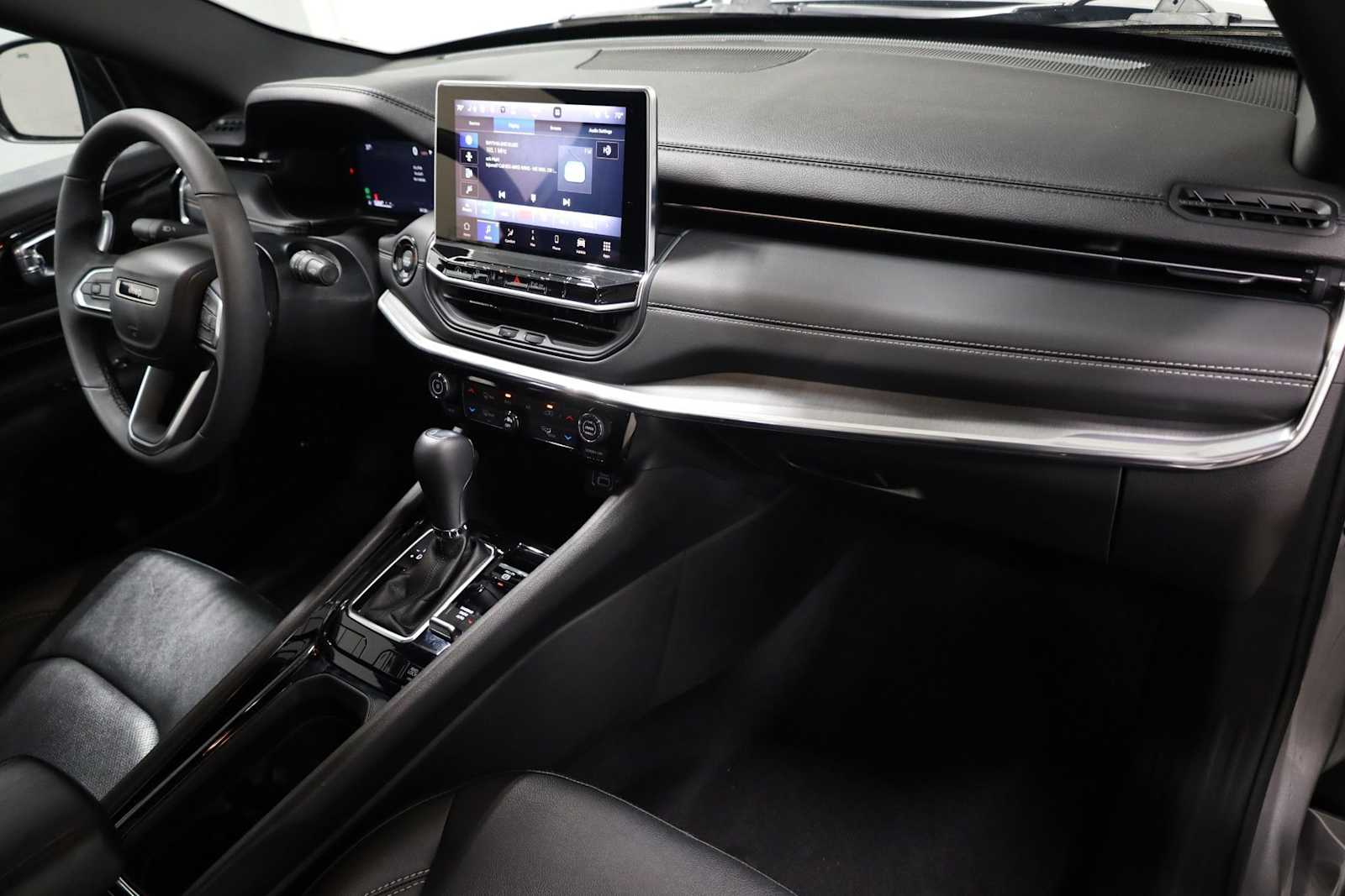 Thumbnail: 2023 Jeep Compass - 6