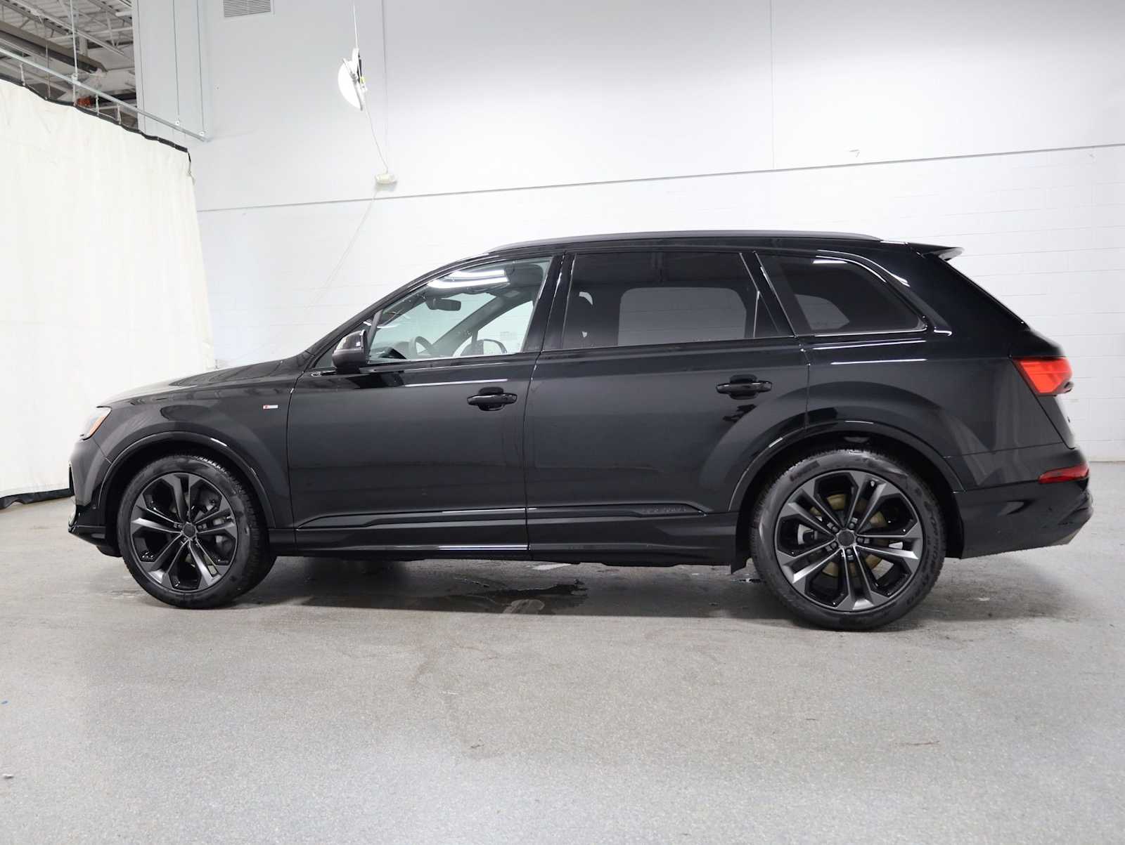 Thumbnail: 2026 Audi Q7 - 2