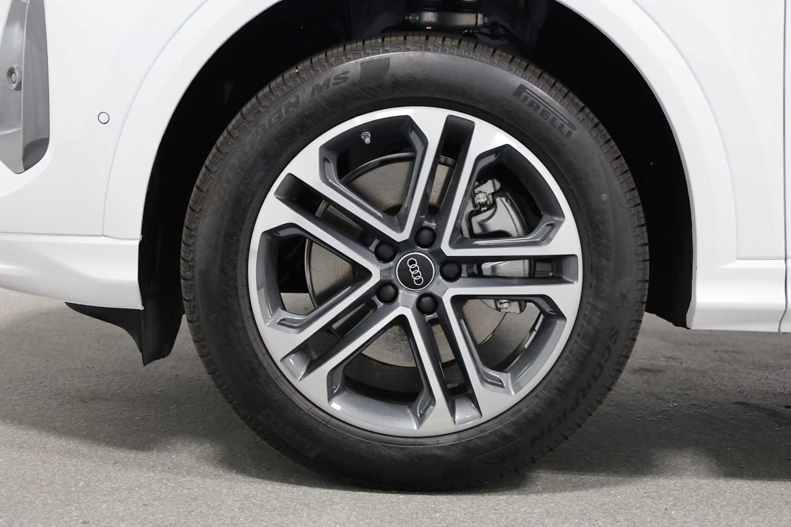 Thumbnail: 2025 Audi Q5 - 35