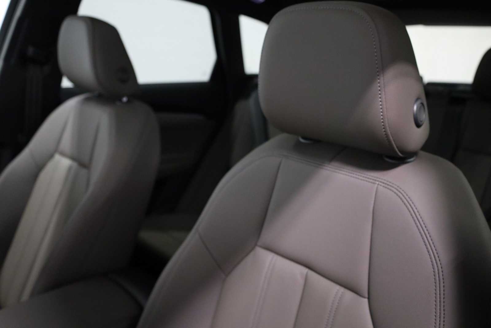 Thumbnail: 2025 Audi Q5 - 15