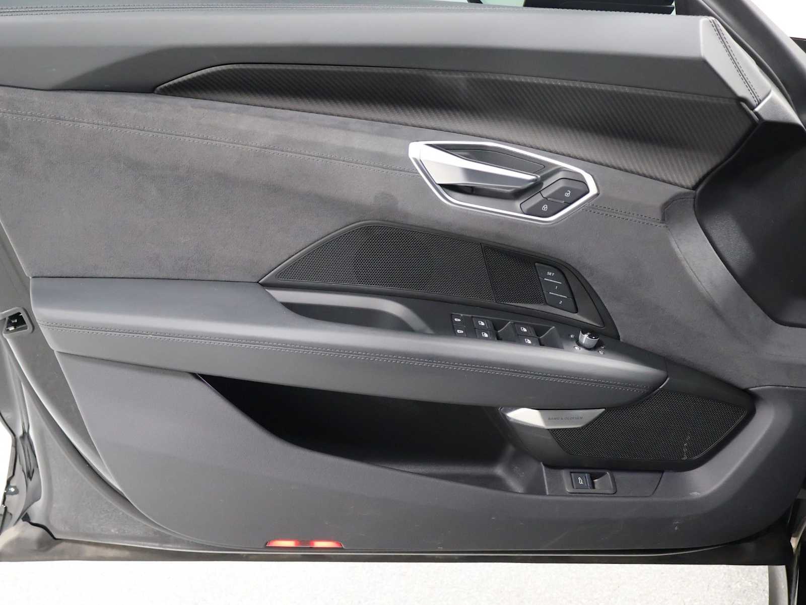 Thumbnail: 2023 Audi e-tron GT - 16