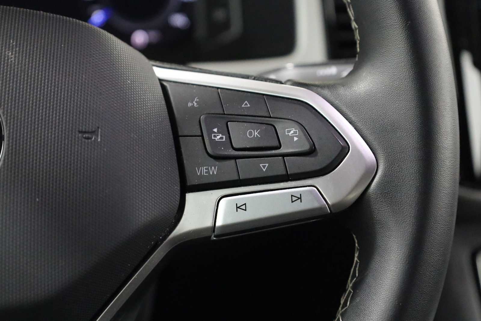 Thumbnail: 2023 Volkswagen Atlas - 25