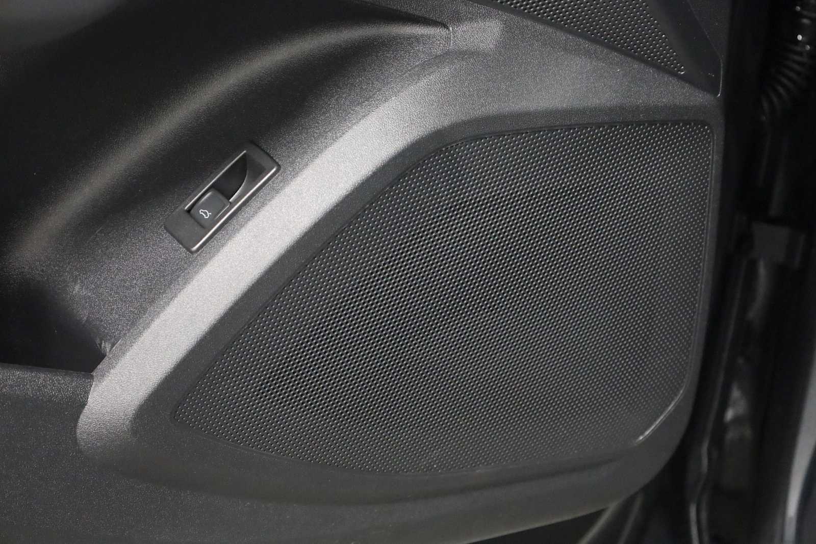 Thumbnail: 2025 Audi Q5 - 17