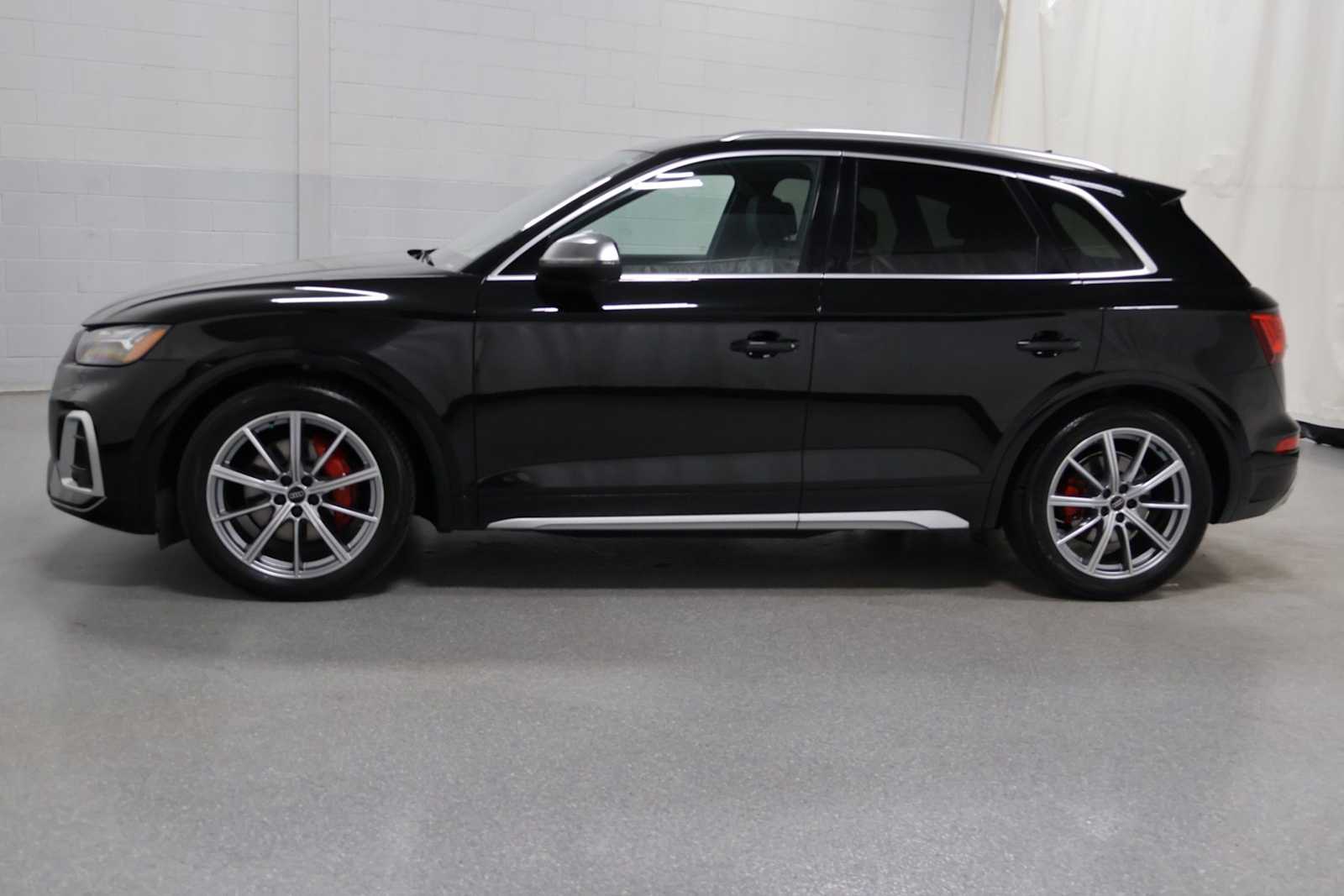 Thumbnail: 2023 Audi SQ5 - 2