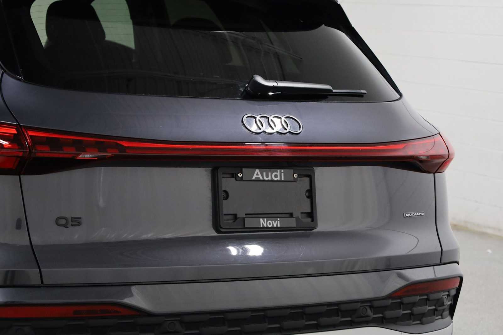 Thumbnail: 2025 Audi Q5 - 8