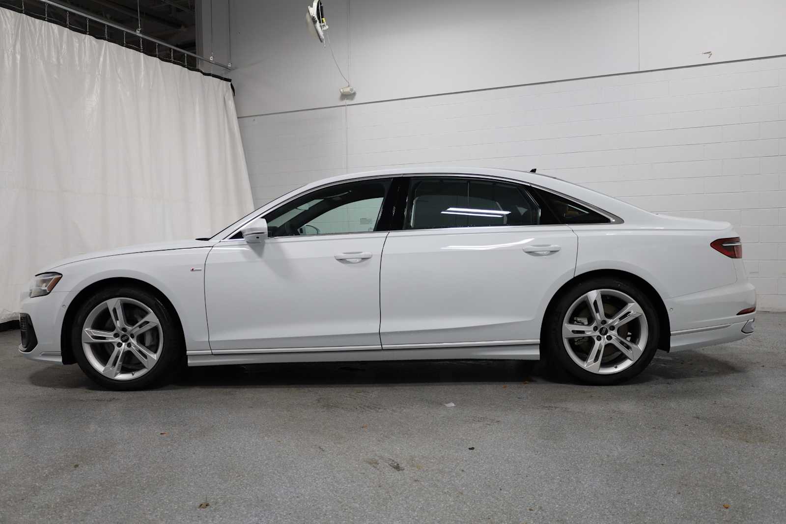 Thumbnail: 2025 Audi A8 - 5