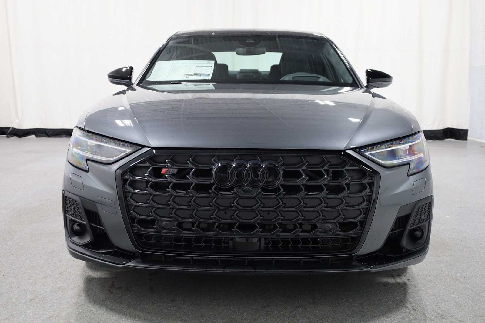 Thumbnail: 2025 Audi S8 - 14