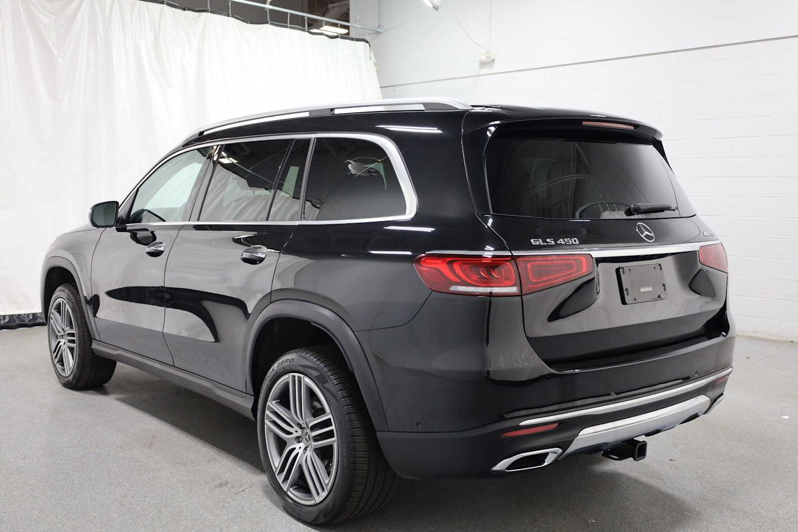 2022 Mercedes Benz GLS 450 4MATIC photo 3