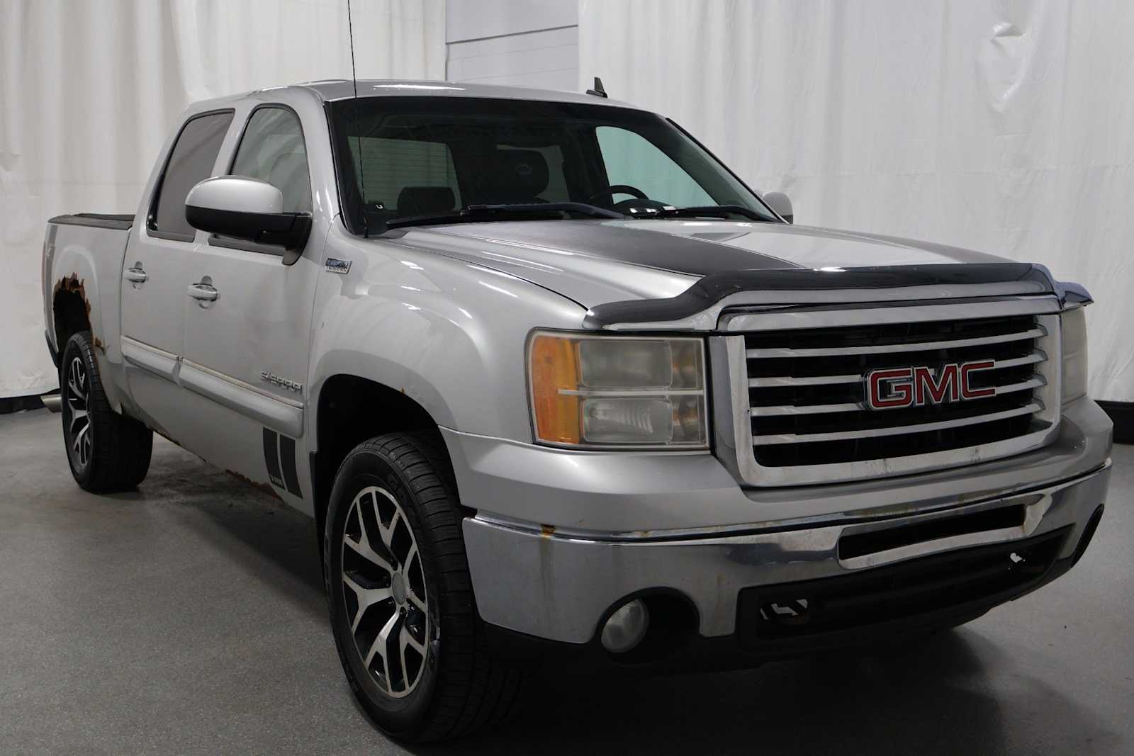 Thumbnail: 2010 GMC Sierra 1500 - 13