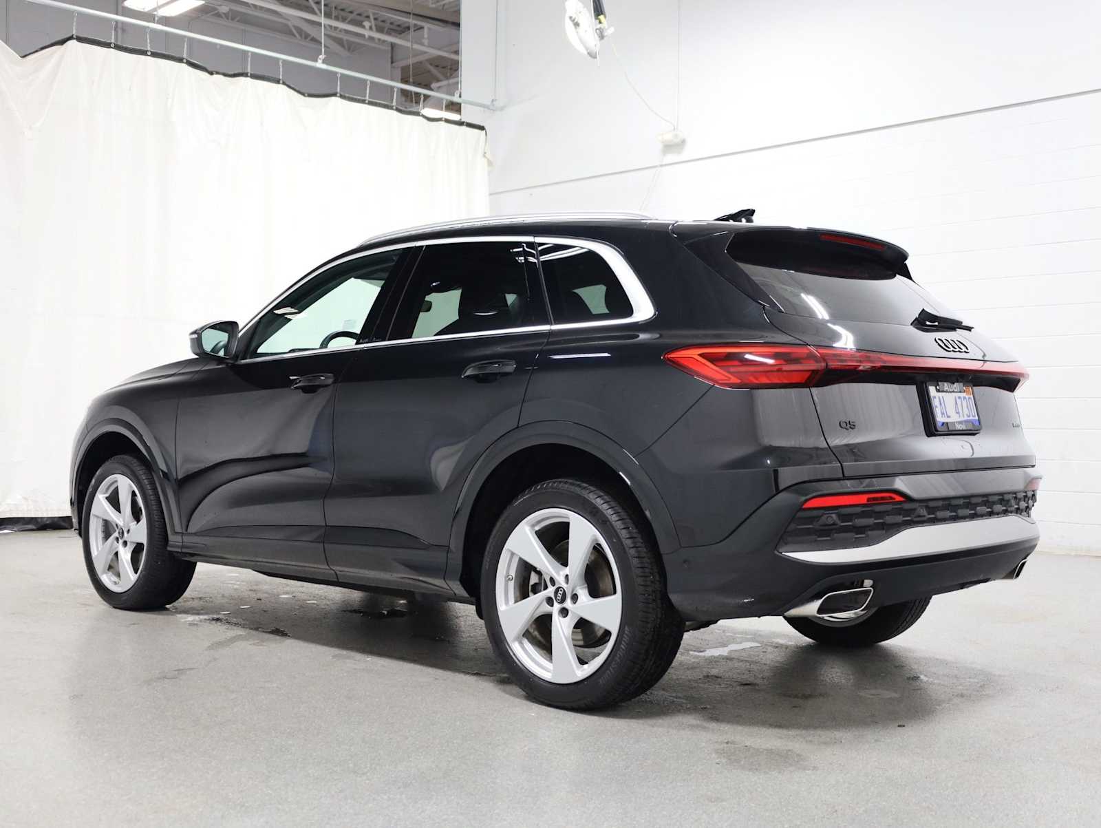 Thumbnail: 2025 Audi Q5 - 3