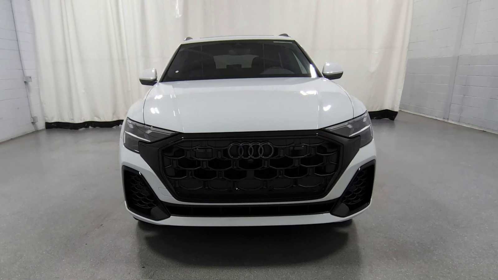 Thumbnail: 2026 Audi Q8 - 2