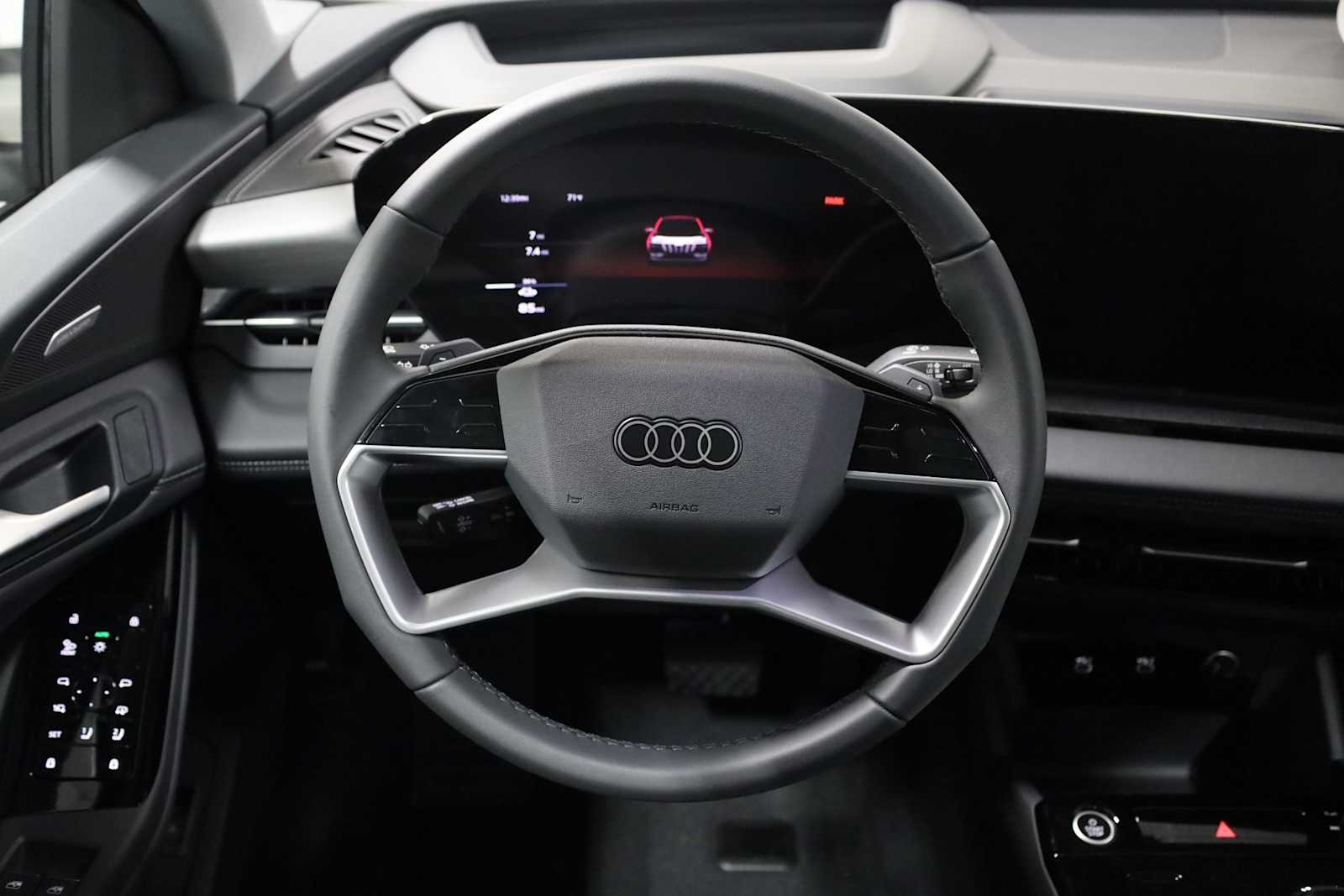 Thumbnail: 2025 Audi Q6 e-tron - 22