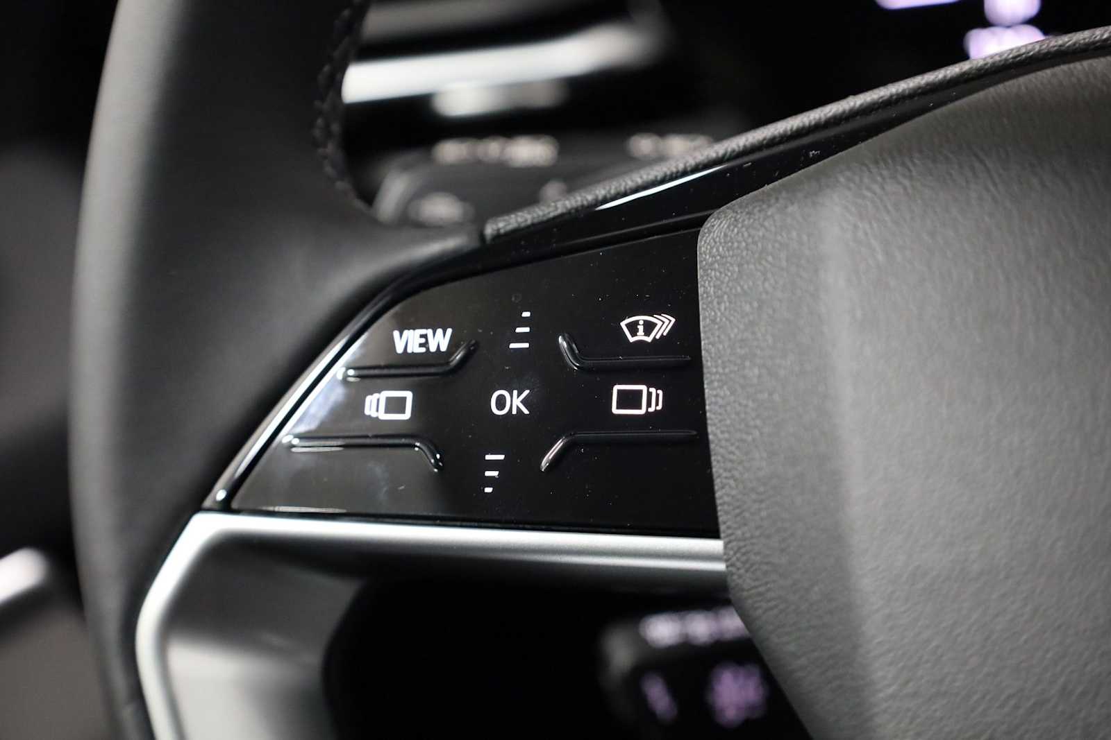 Thumbnail: 2025 Audi Q5 - 25