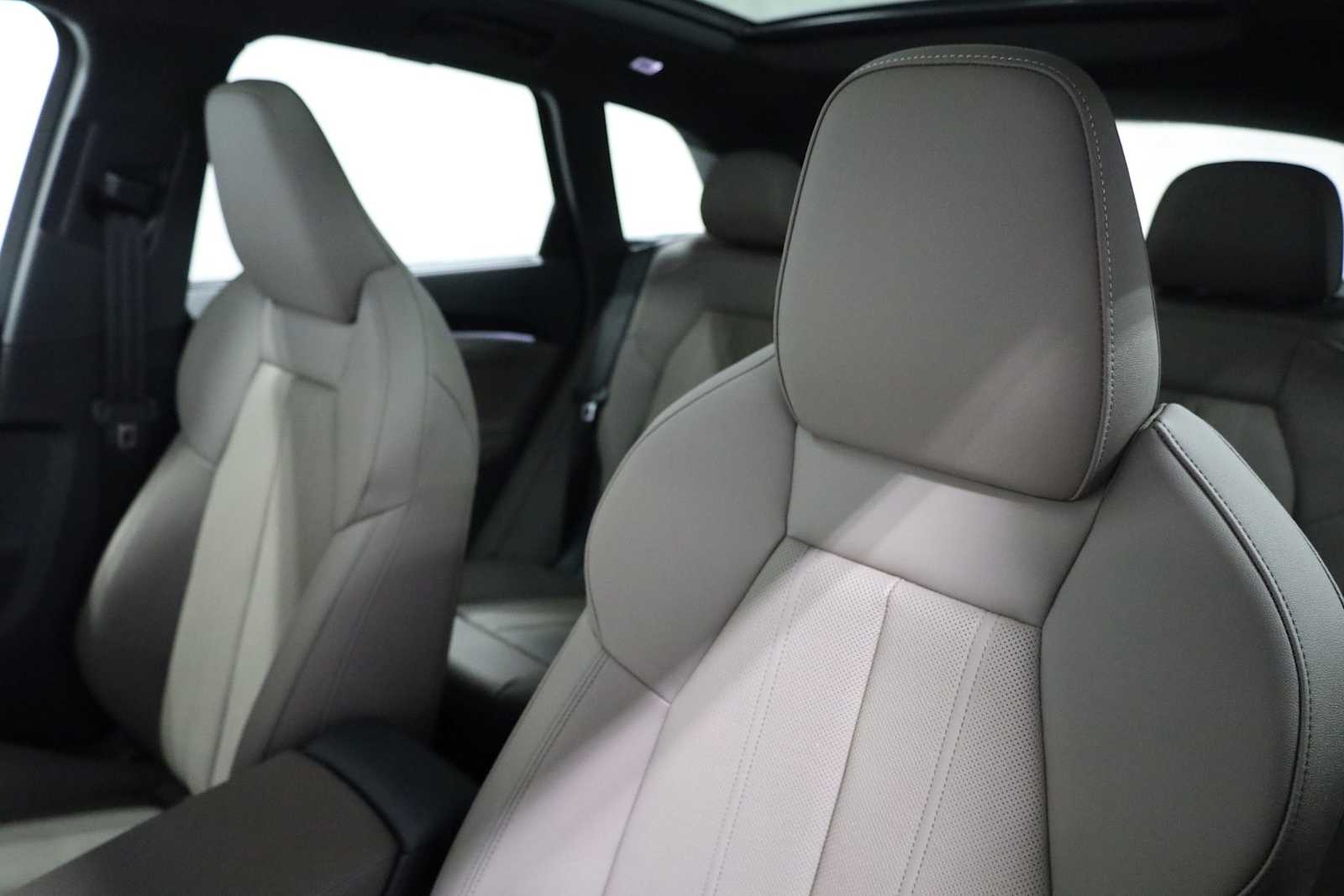 Thumbnail: 2025 Audi Q5 - 18