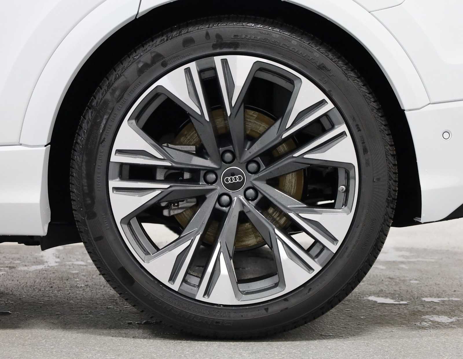 Thumbnail: 2026 Audi Q8 - 37