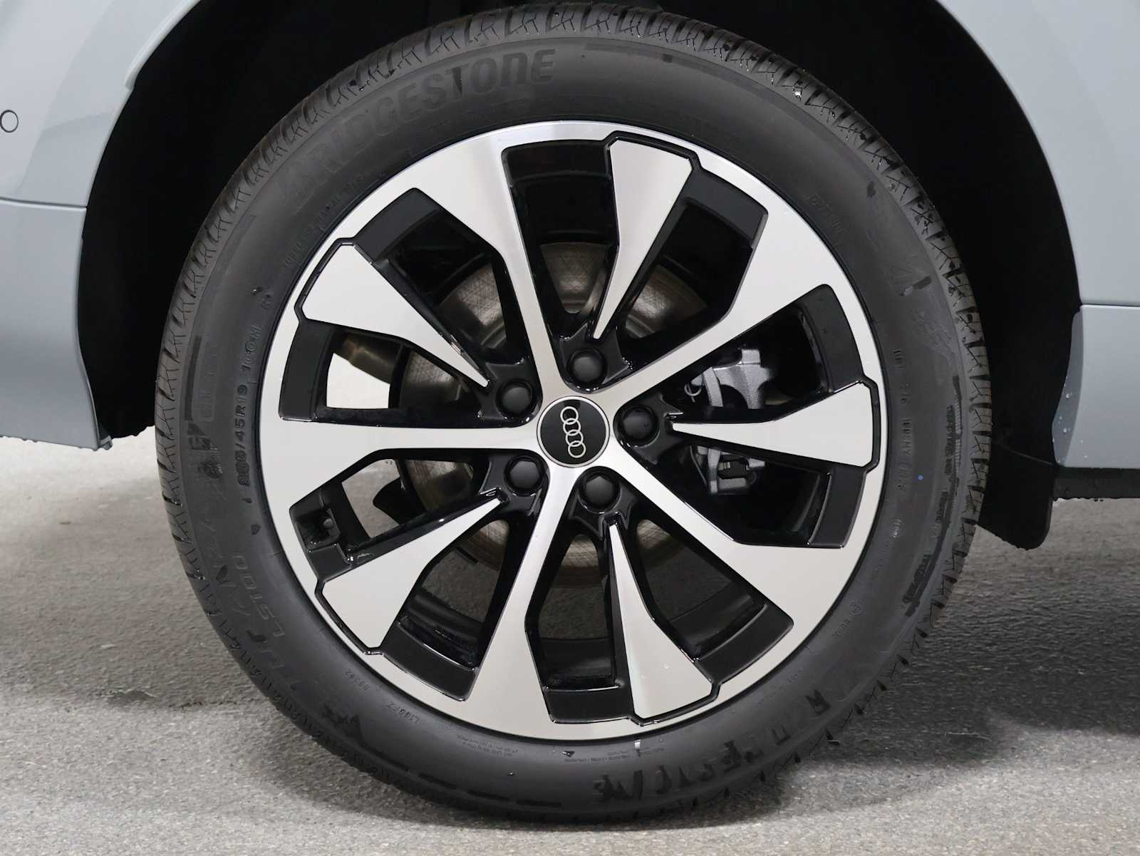 Thumbnail: 2026 Audi Q3 - 34