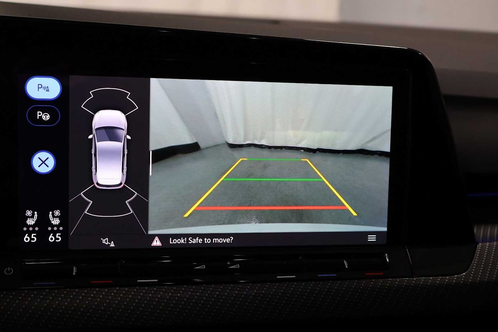 Thumbnail: 2023 Volkswagen Golf - 31