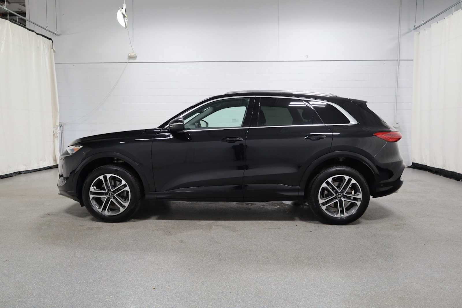 Thumbnail: 2025 Audi Q5 - 2