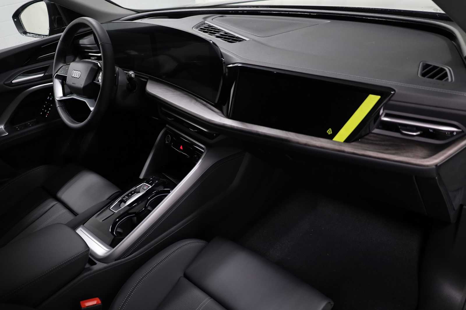 Thumbnail: 2025 Audi Q5 - 6