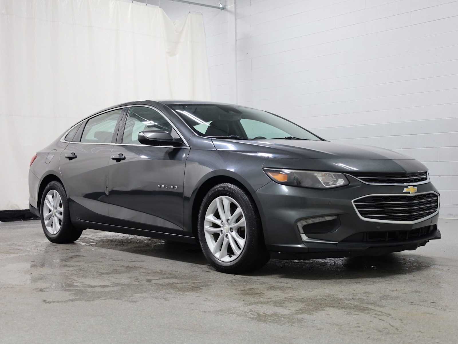 Thumbnail: 2017 Chevrolet Malibu - 13