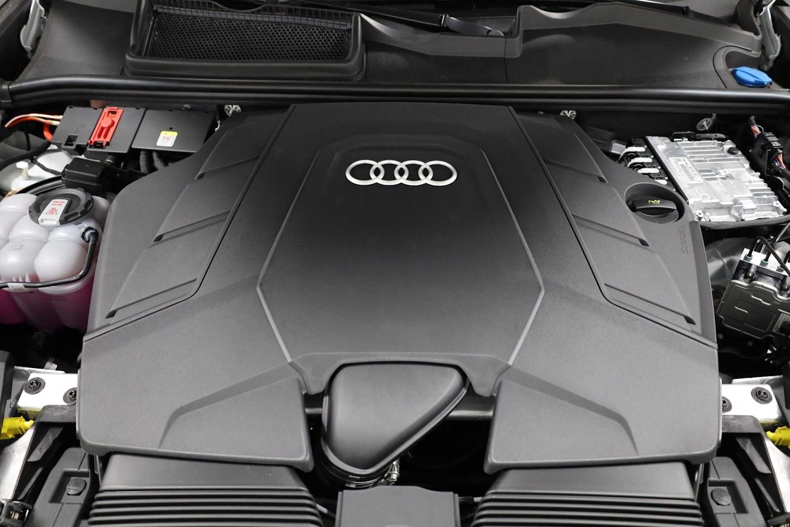 Thumbnail: 2026 Audi Q8 - 39