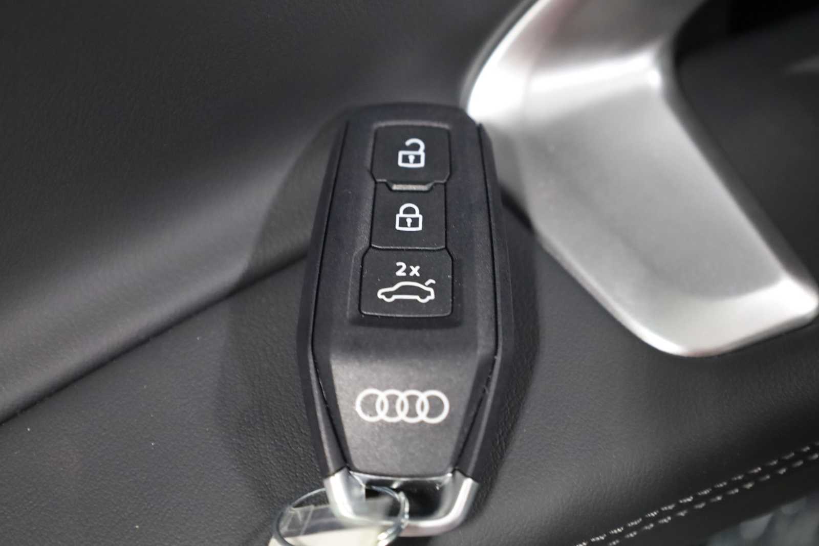 Thumbnail: 2025 Audi Q5 - 41