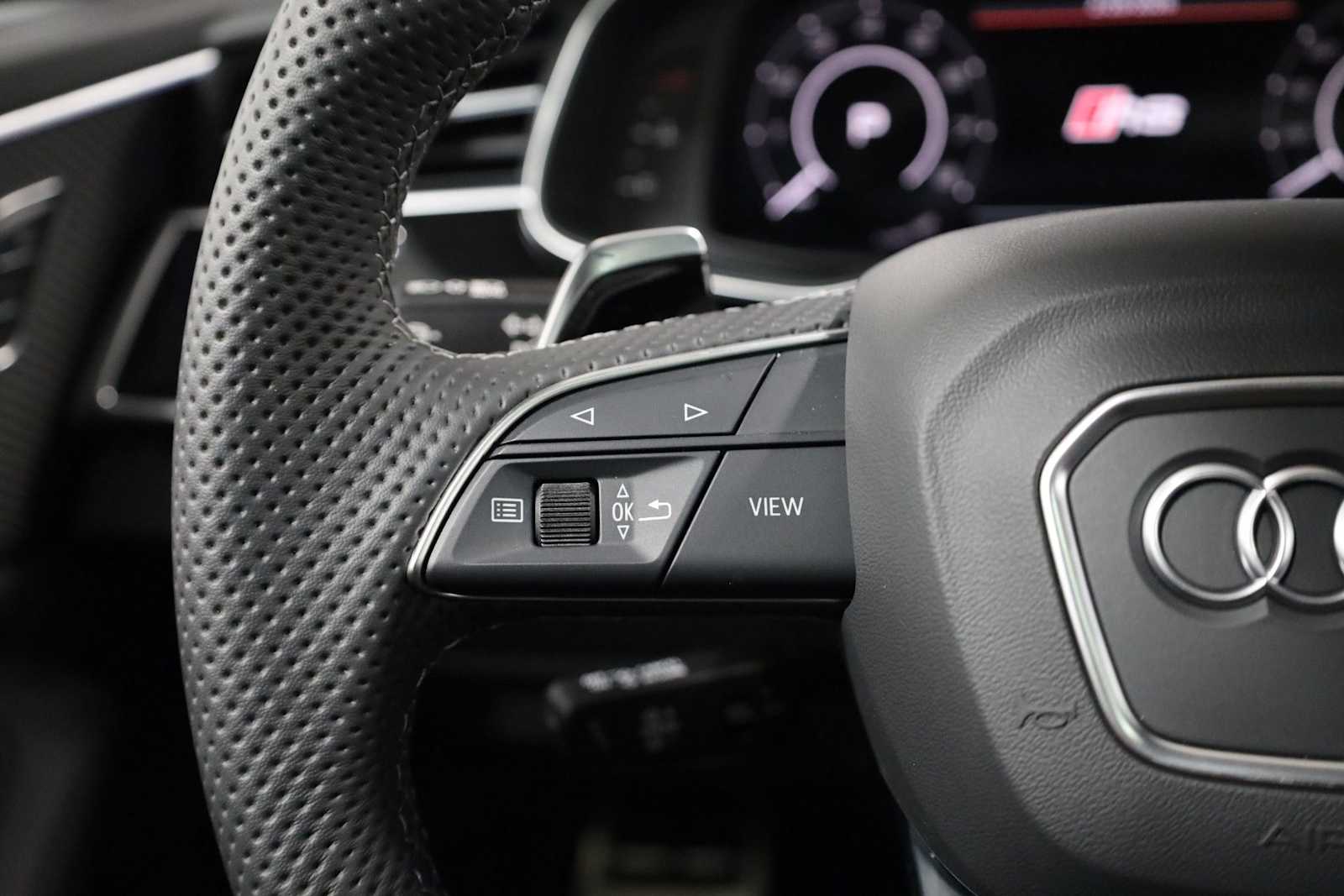 Thumbnail: 2026 Audi RS Q8 - 24