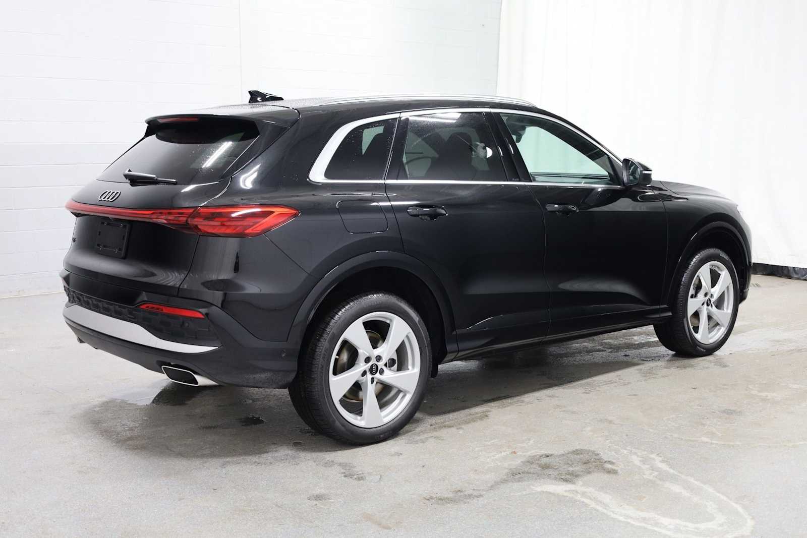 Thumbnail: 2025 Audi Q5 - 9