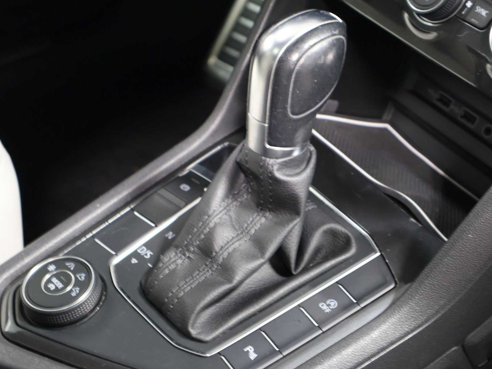 Thumbnail: 2019 Volkswagen Tiguan - 19