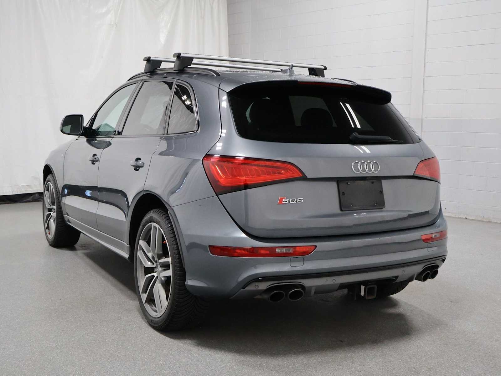 Thumbnail: 2016 Audi SQ5 - 3