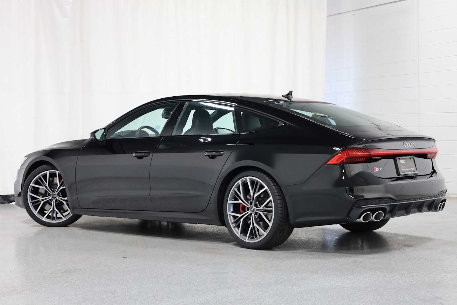 Thumbnail: 2025 Audi S7 - 2