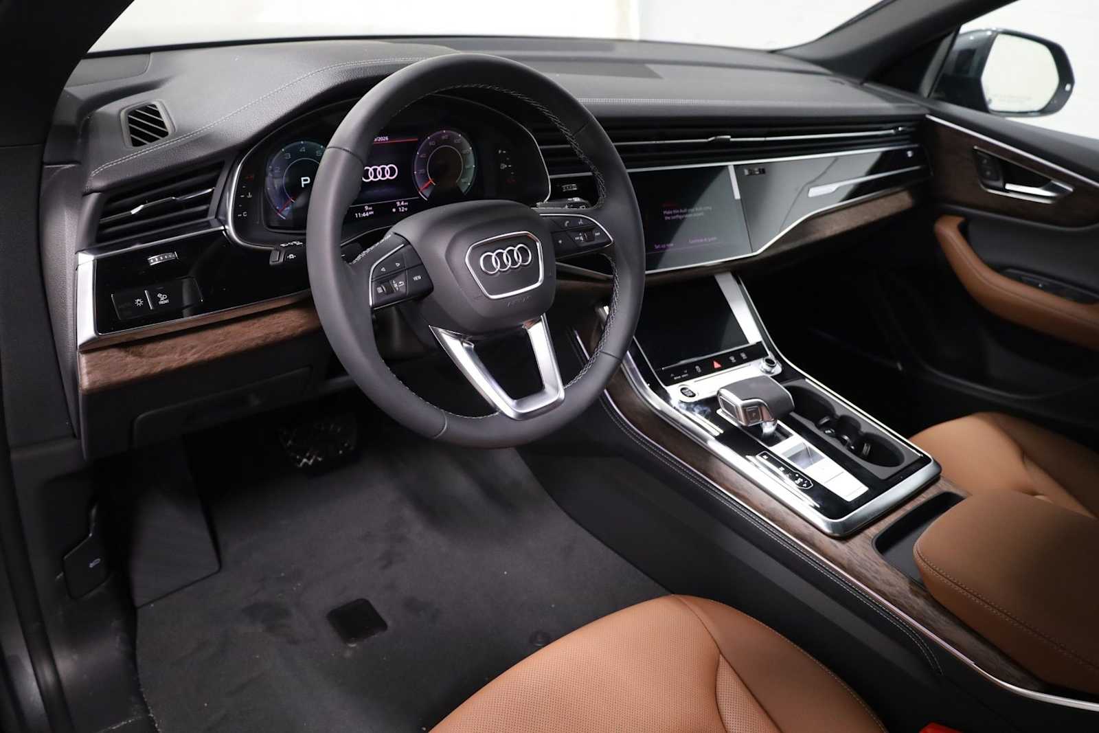 Thumbnail: 2026 Audi Q8 - 4