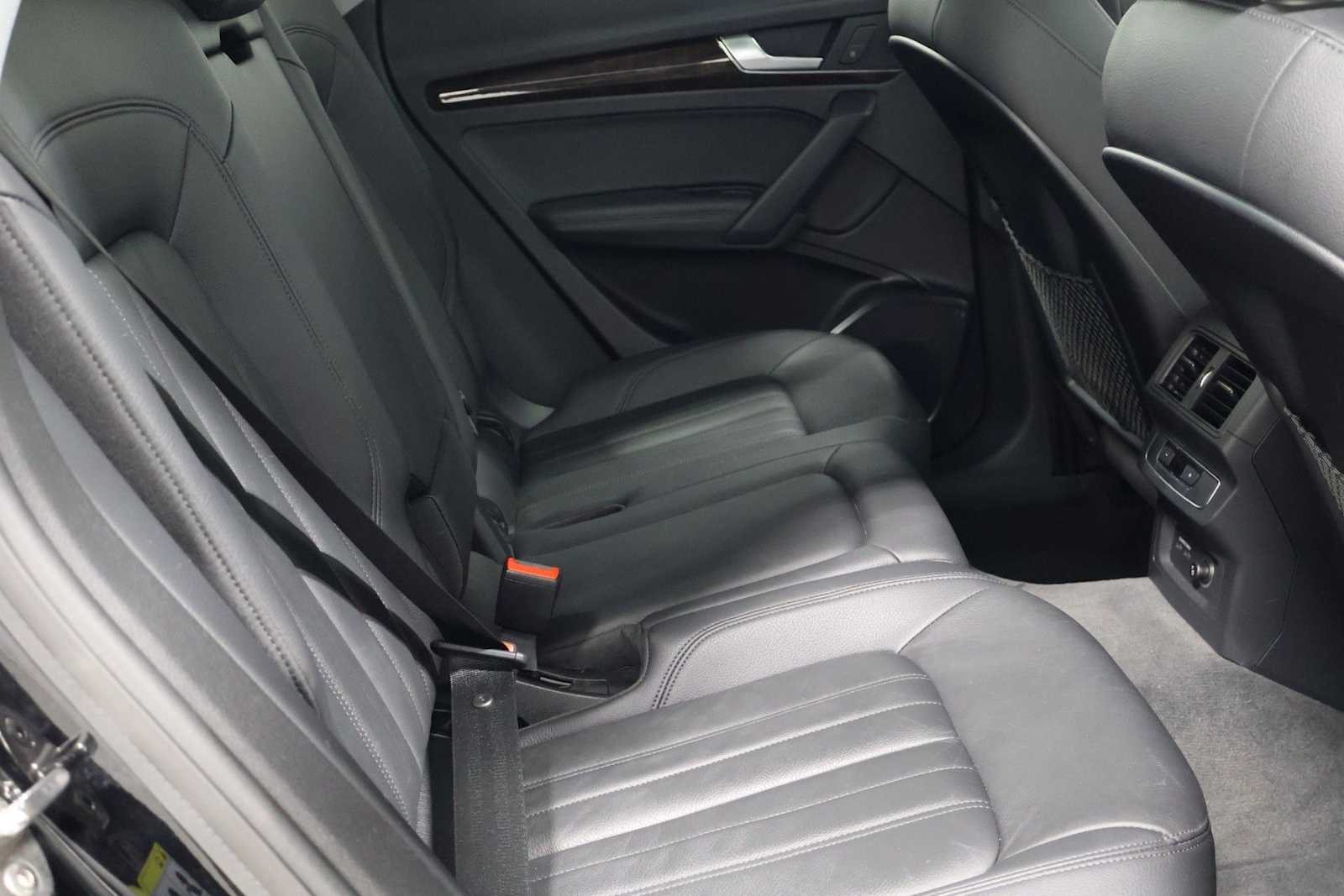 Thumbnail: 2020 Audi Q5 - 33