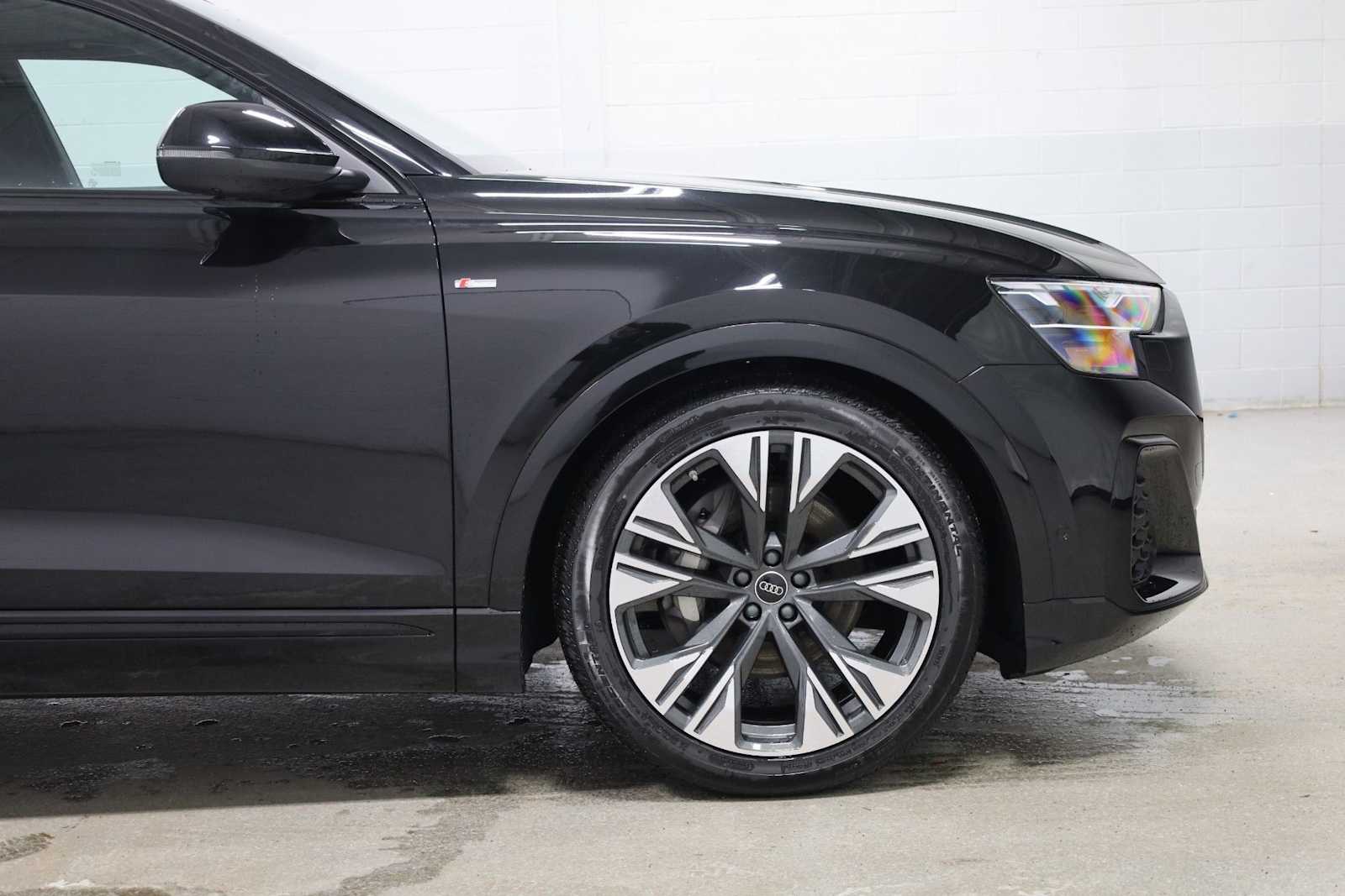 Thumbnail: 2026 Audi Q8 - 11