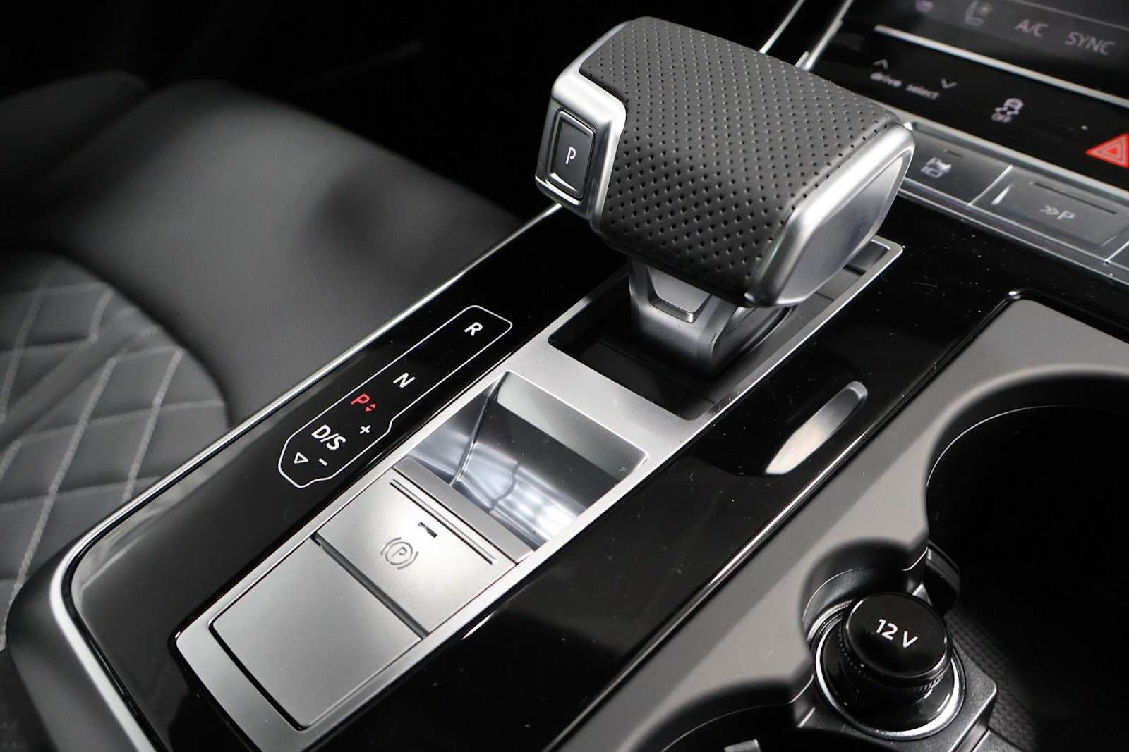 Thumbnail: 2026 Audi SQ8 - 20