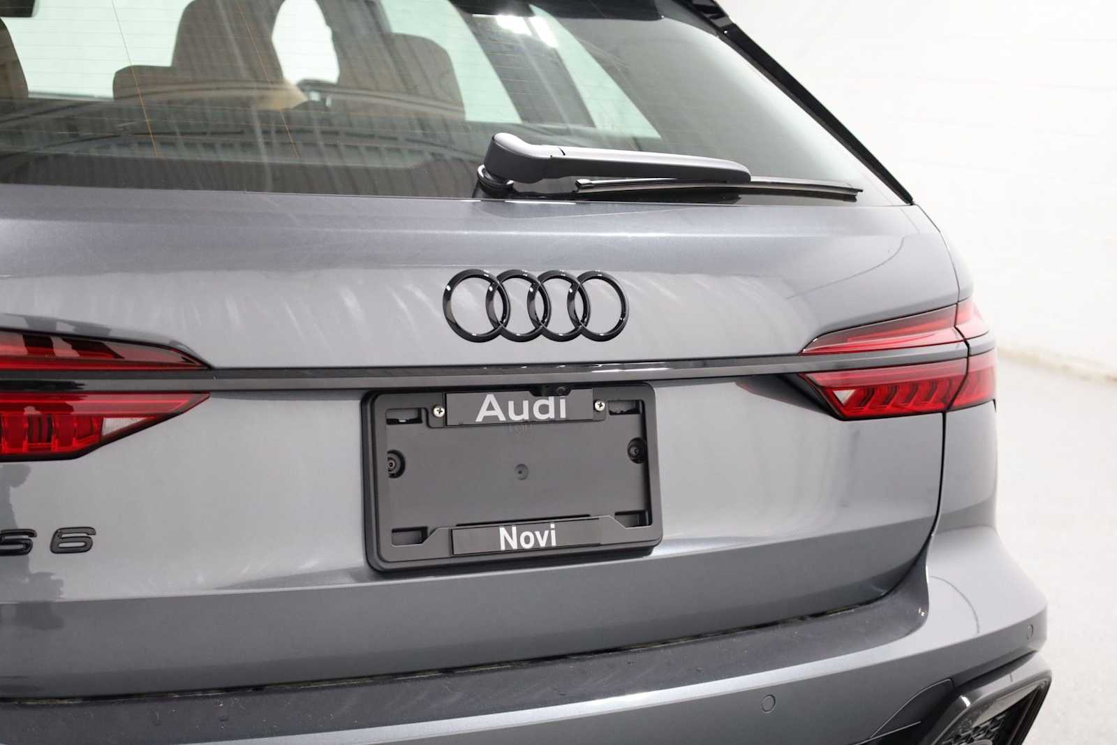 Thumbnail: 2026 Audi RS 6 - 8