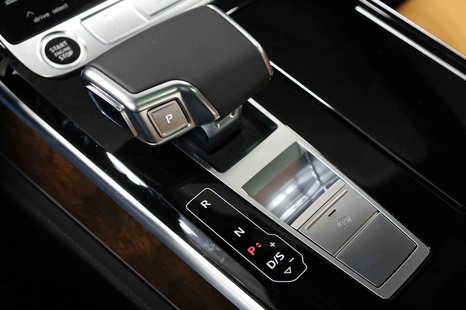 Thumbnail: 2025 Audi A8 - 22