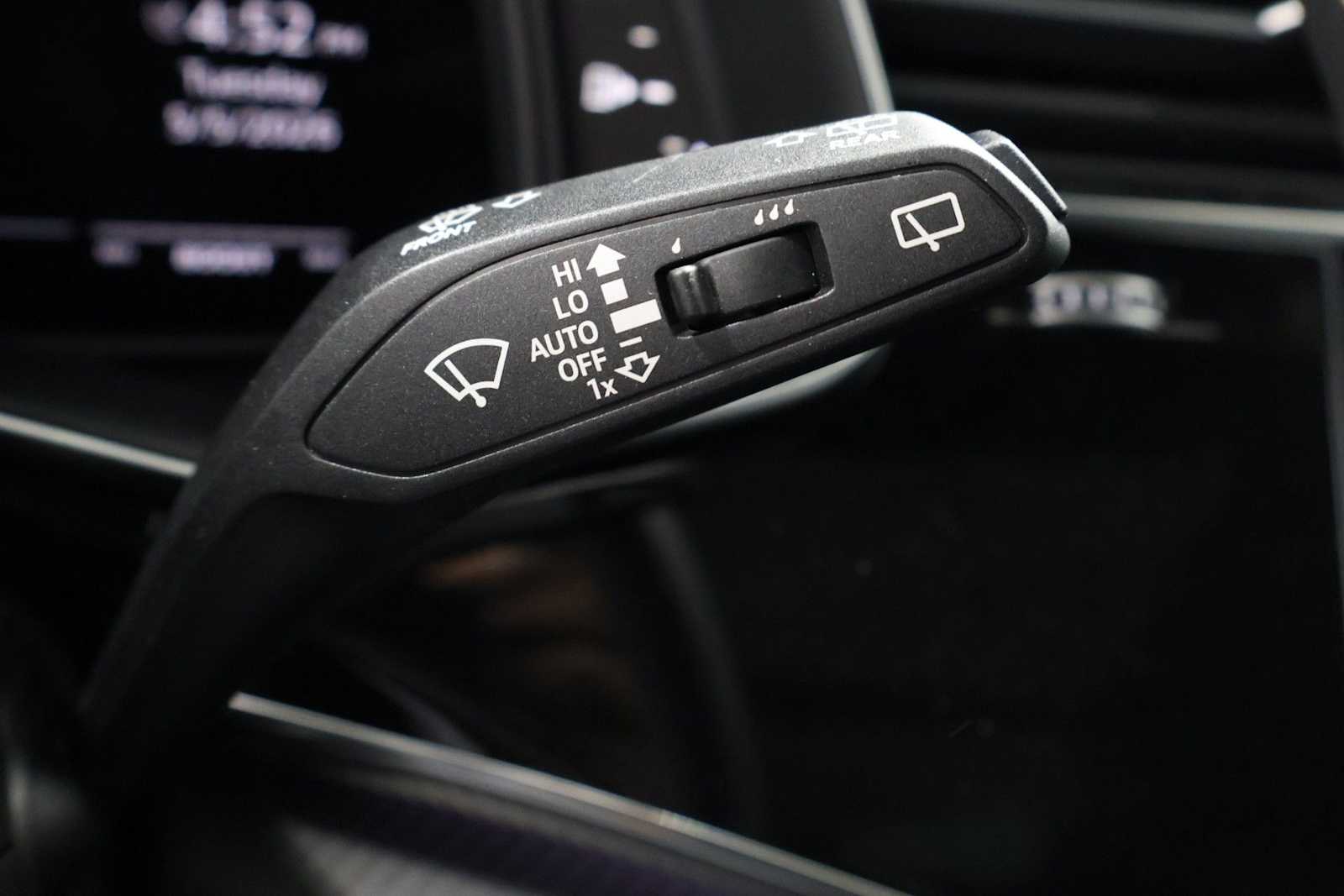 Thumbnail: 2026 Audi SQ8 - 28