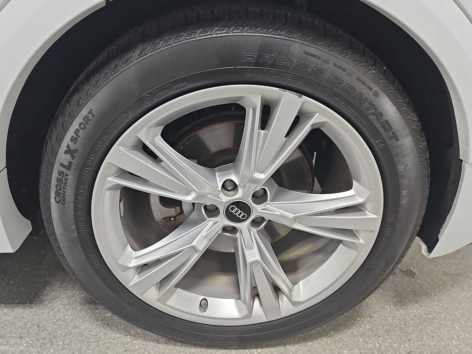 Thumbnail: 2023 Audi Q8 - 36