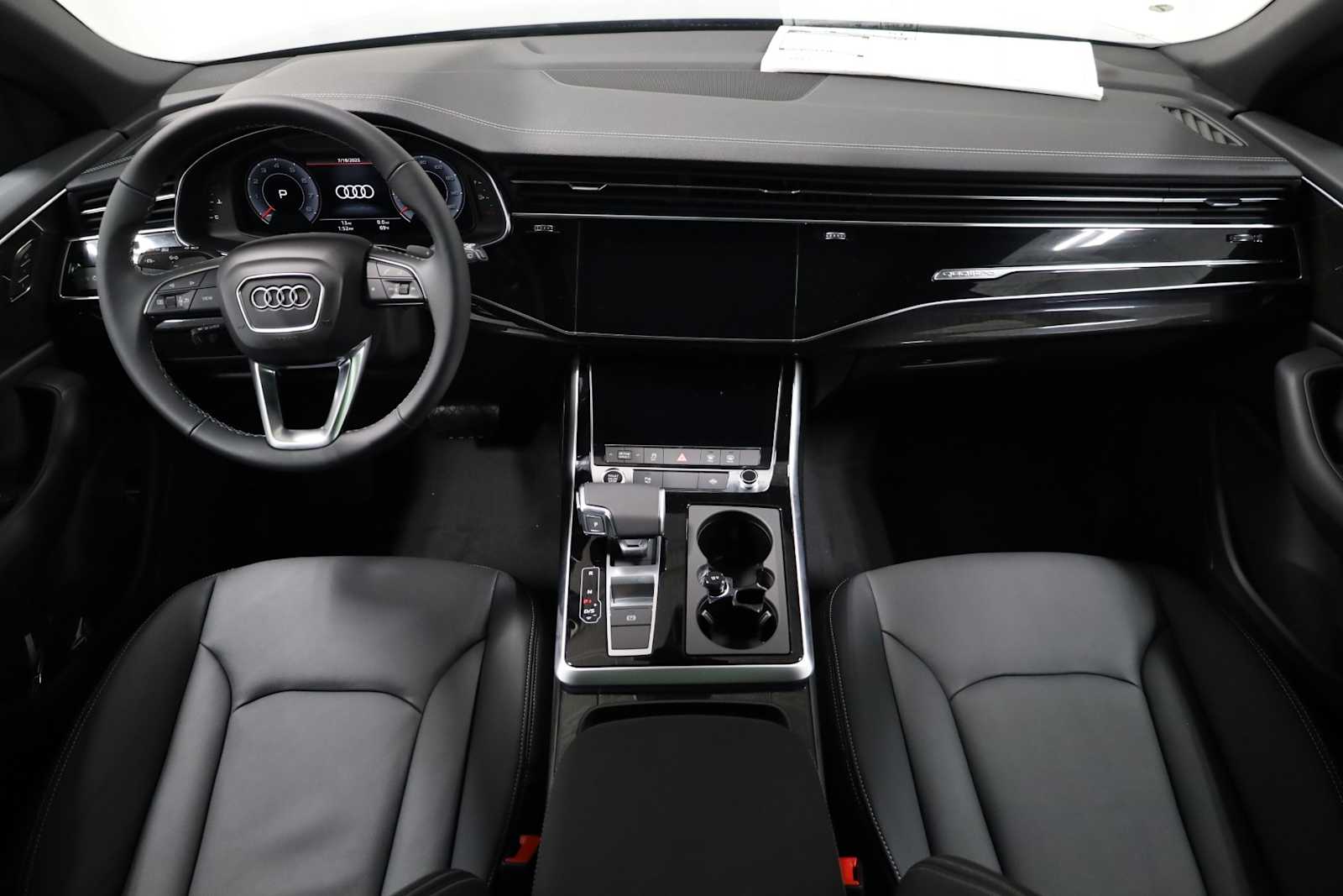 Thumbnail: 2025 Audi Q8 - 23