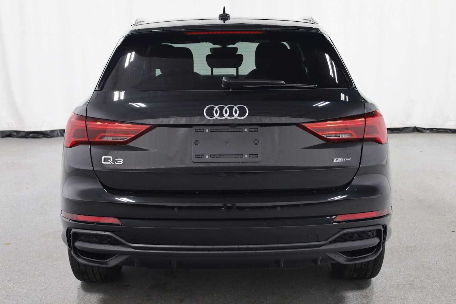 Thumbnail: 2025 Audi Q3 - 7