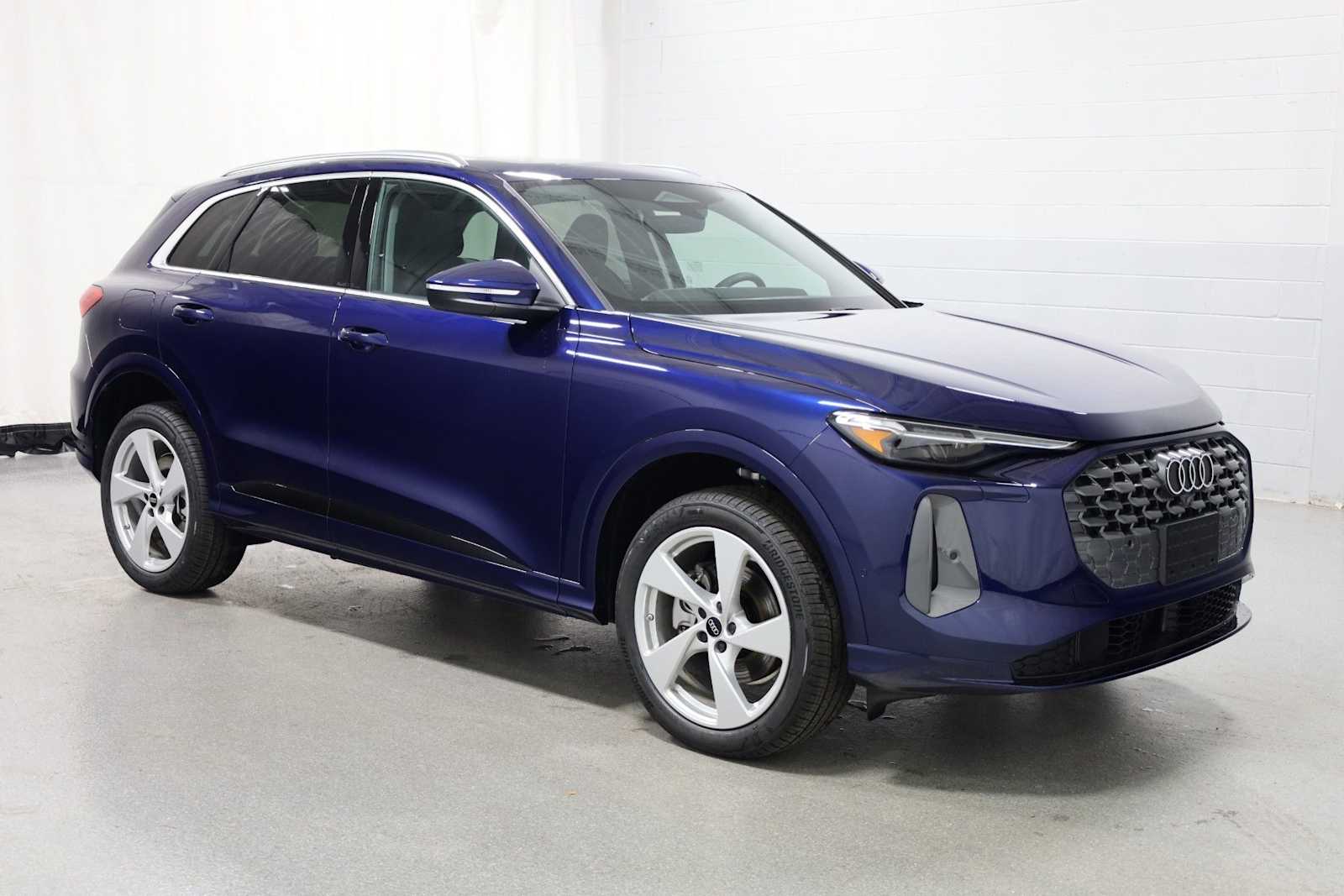 Thumbnail: 2025 Audi Q5 - 13