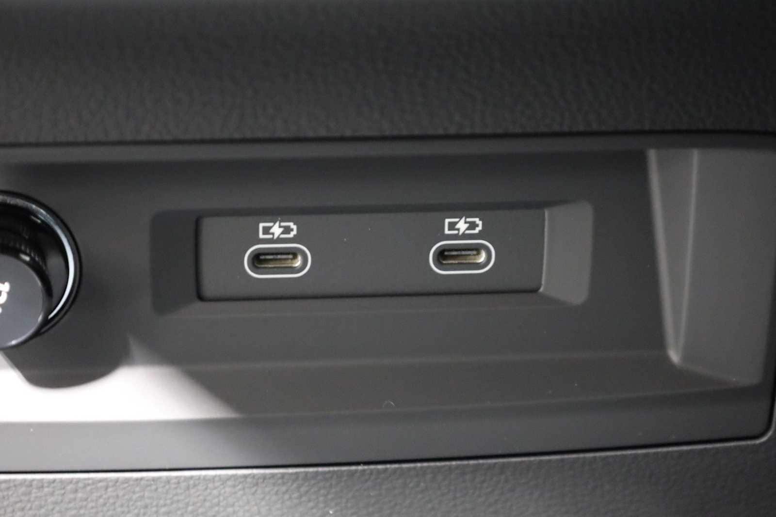 Thumbnail: 2026 Audi Q8 - 33